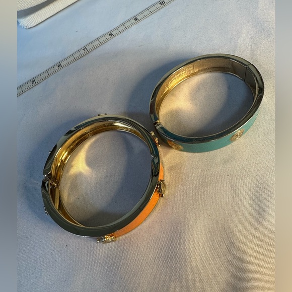 Gorgeous enameled clamper bracelets resort style - Picture 5 of 7